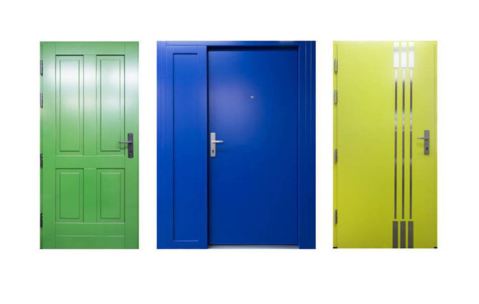 Czy warto wybrać kolorowe drzwi?